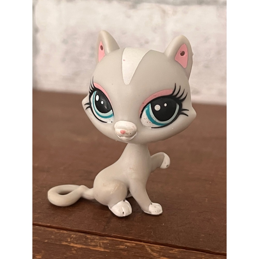Hasbro Littlest Pet Shop LPS Hisako Matson Kitty Cat #3685 Grey White